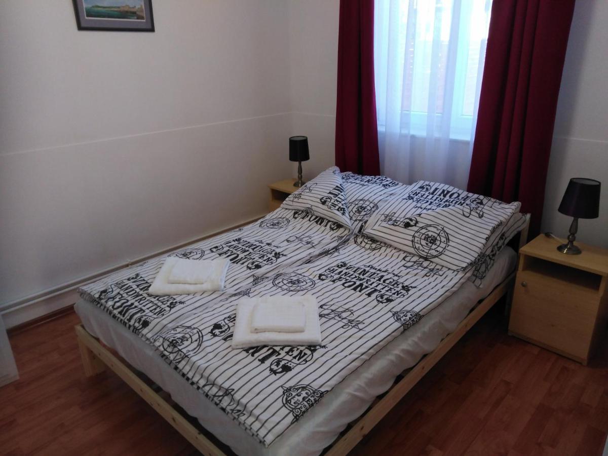 Arinza Apartman Vendégház Mezőkövesd Exterior foto