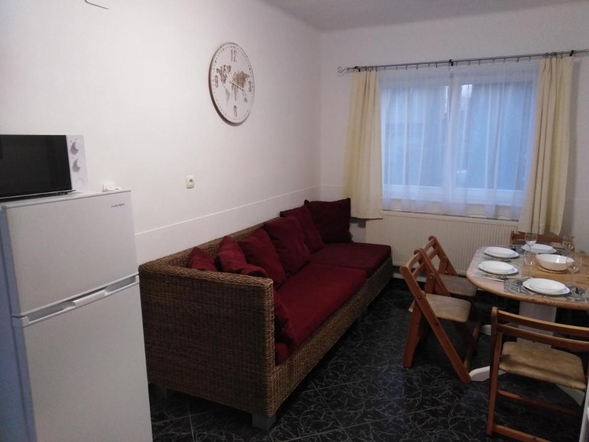 Arinza Apartman Vendégház Mezőkövesd Exterior foto