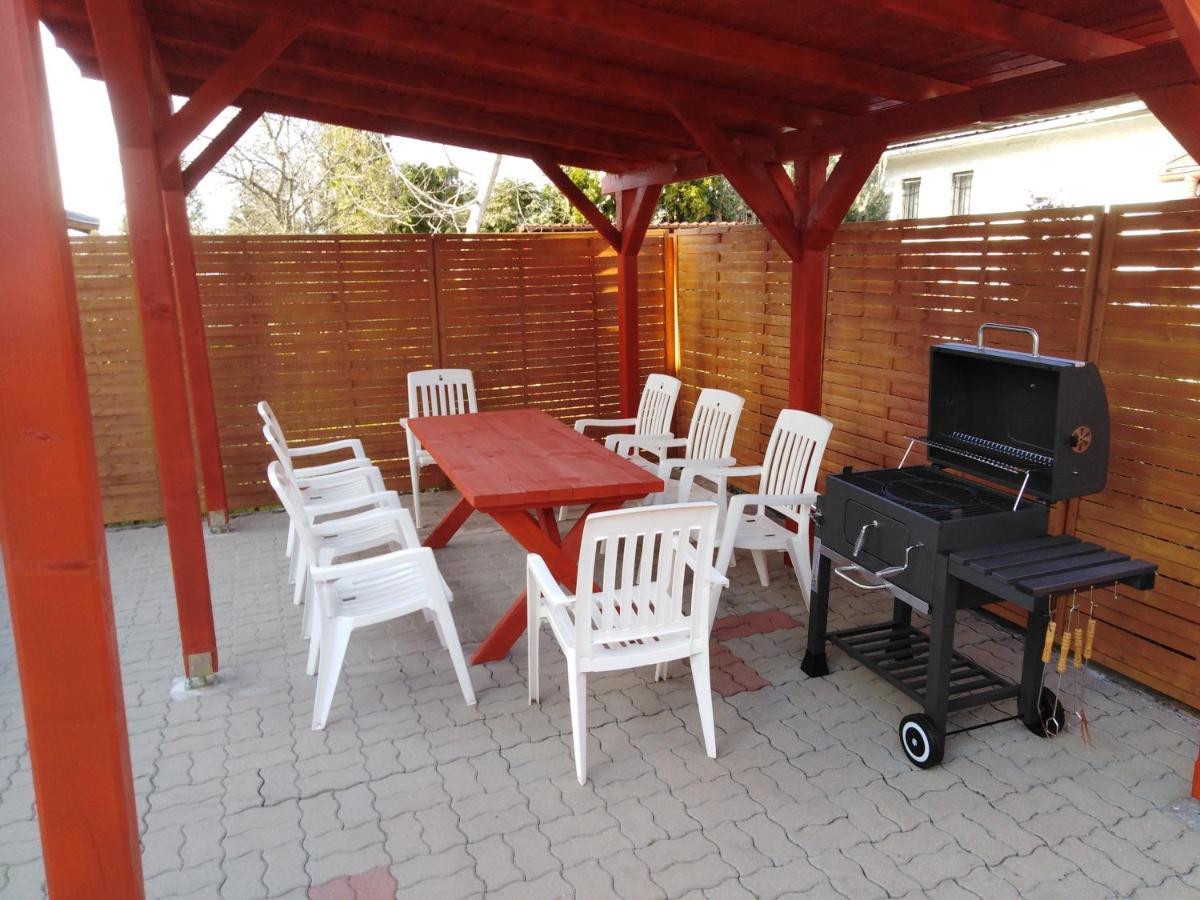 Arinza Apartman Vendégház Mezőkövesd Exterior foto