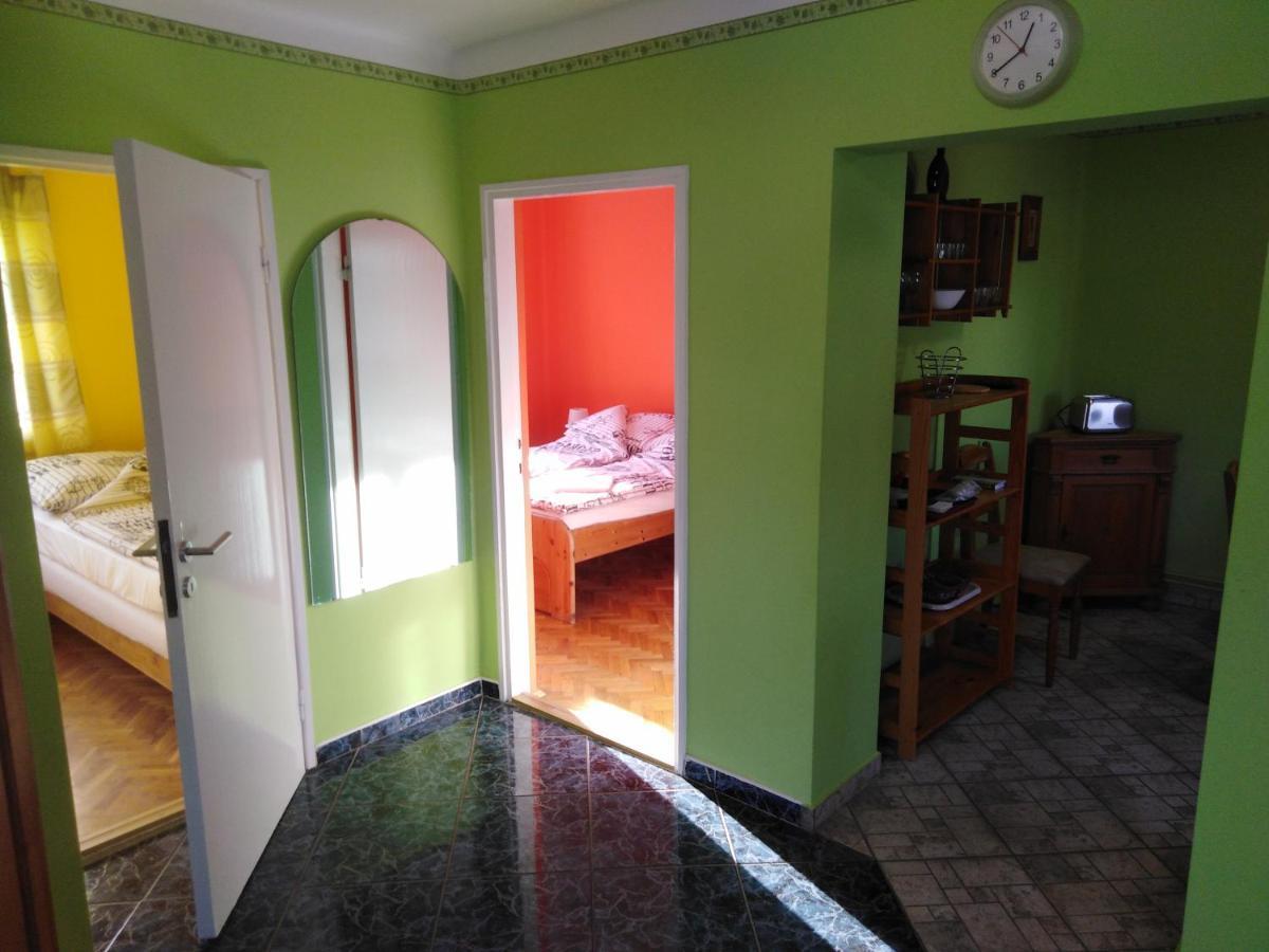 Arinza Apartman Vendégház Mezőkövesd Exterior foto