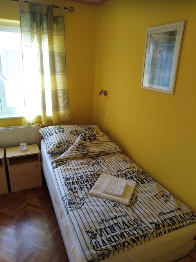 Arinza Apartman Vendégház Mezőkövesd Exterior foto
