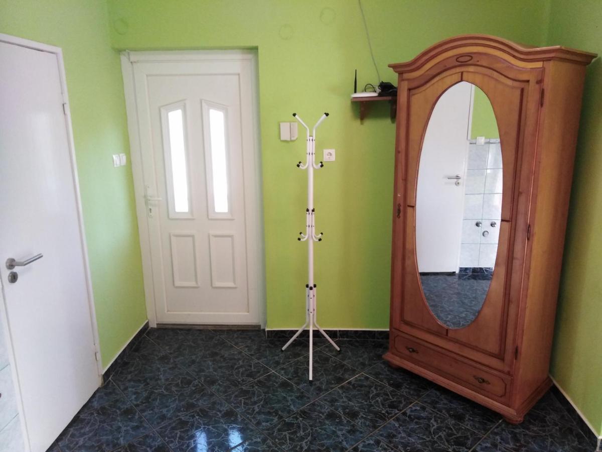 Arinza Apartman Vendégház Mezőkövesd Exterior foto